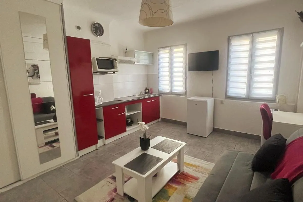 Apartment Mignon Studio Pour 2 Pers, Quartier Charmant Metro A 1Min Marseille France