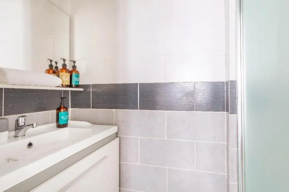 Mignon Studio Pour 2 Pers, Quartier Charmant Metro A 1Min Marseille France