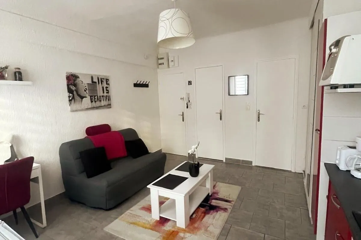 Mignon Studio Pour 2 Pers, Quartier Charmant Metro A 1Min Marseille France