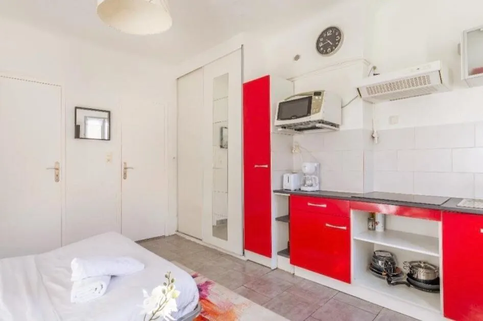 Mignon Studio Pour 2 Pers, Quartier Charmant Metro A 1Min Marseille